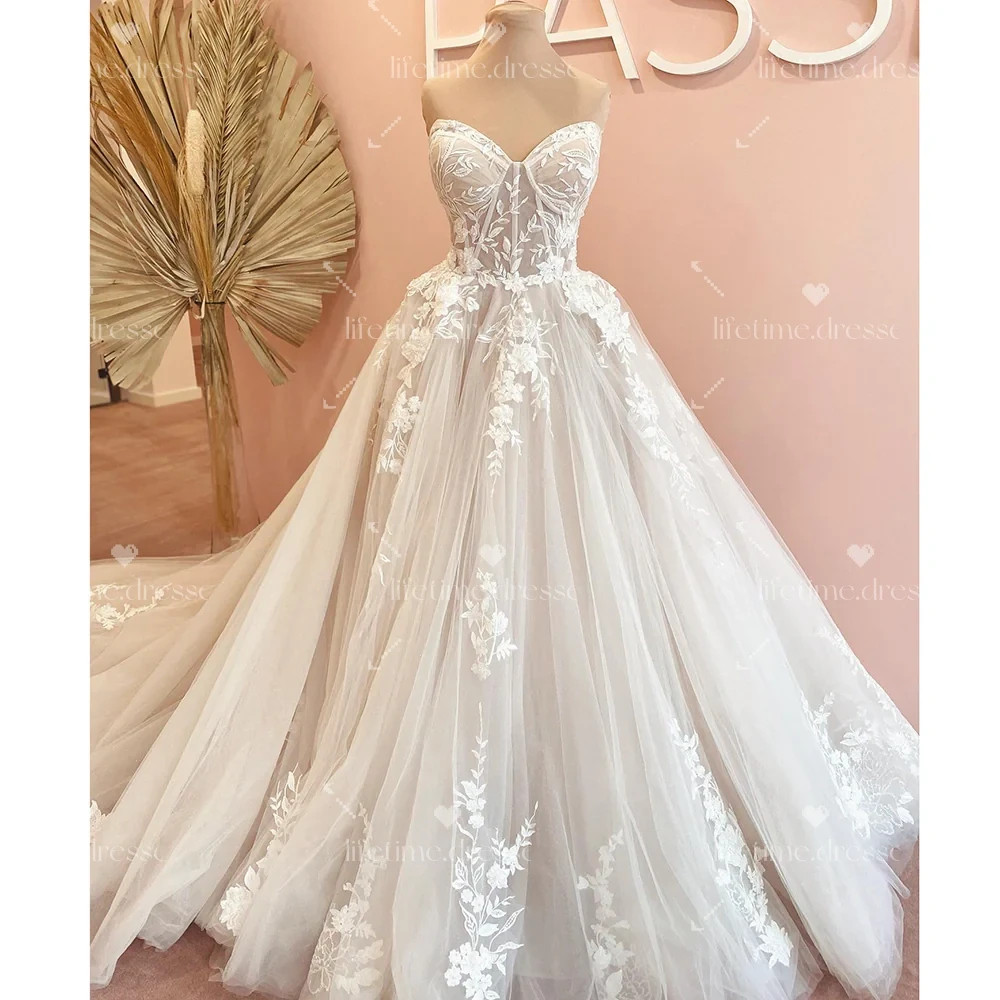 Beach Boho Wedding Dresses Sleeveless Sweep Train Lace Romantic Bridal Gowns