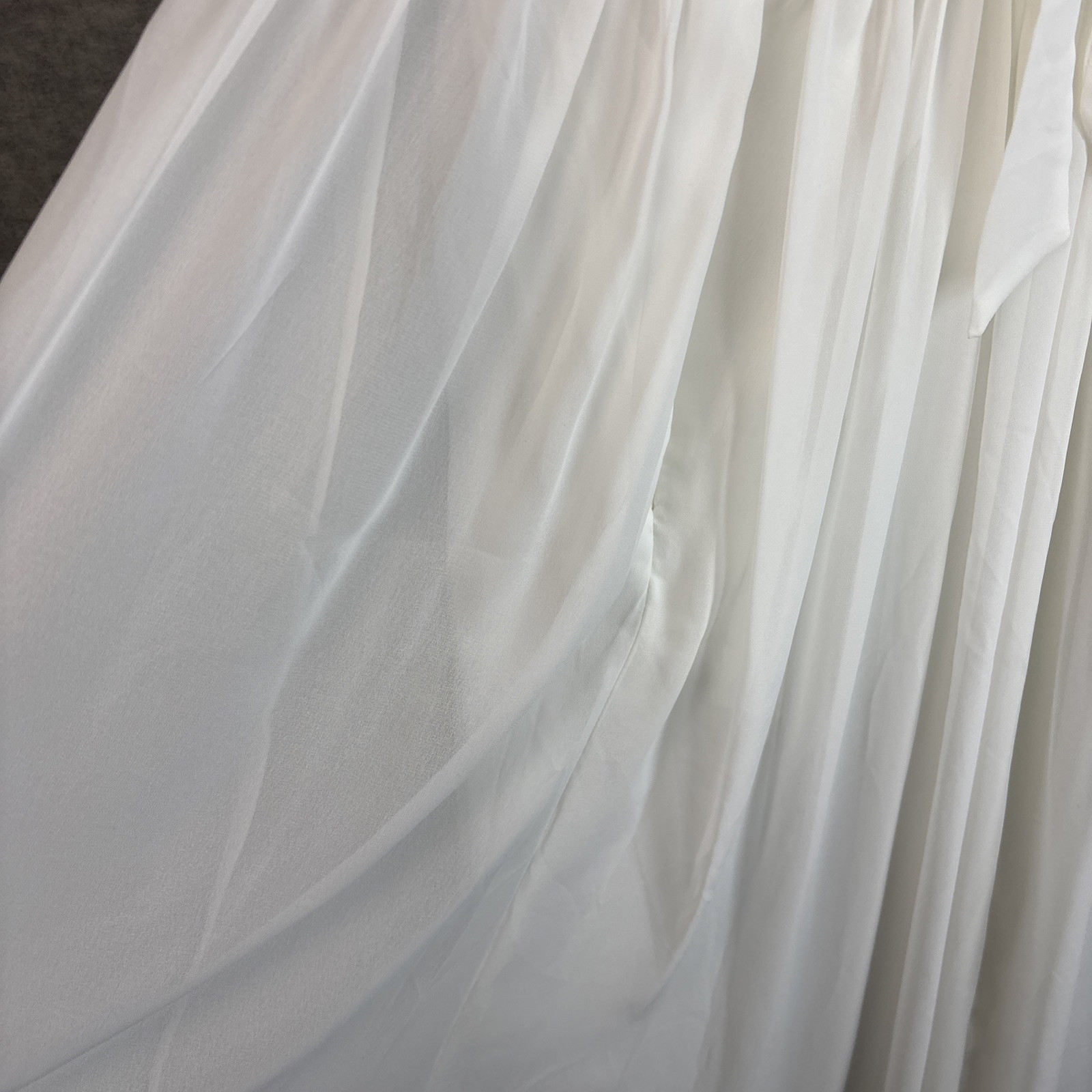 Davids Bridal Wedding Dress Size 10 Halter Embroidered Beach Minimalist sdwg0140