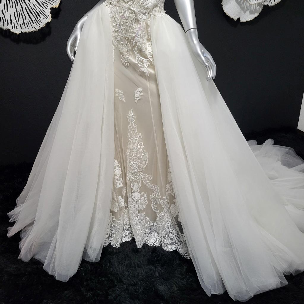 NWT~$2100~LO’ADORO~2/4~IVORY OFF WHITE RHINESTONE DETACHABLE TRAIN WEDDING DRESS