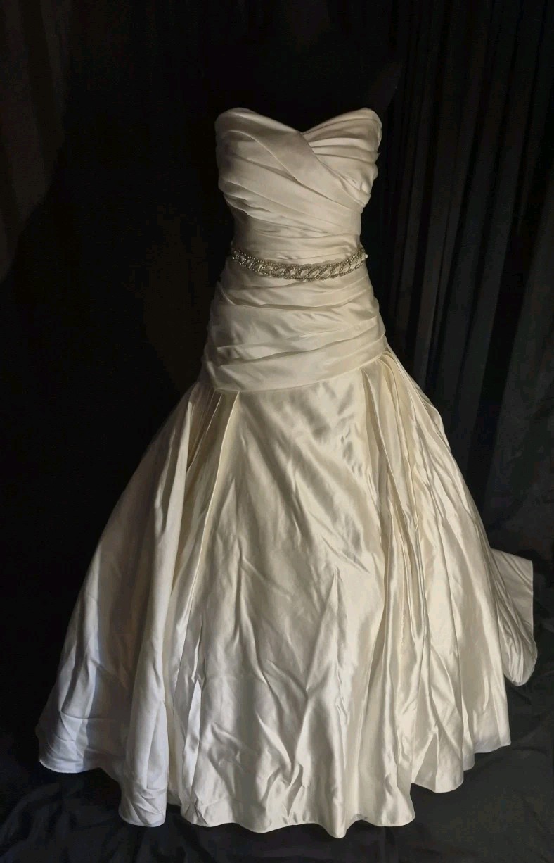 David’s Bridal Ivory Trumpet Mermaid Wedding Gown Rhinestones Sash Train Sz 16