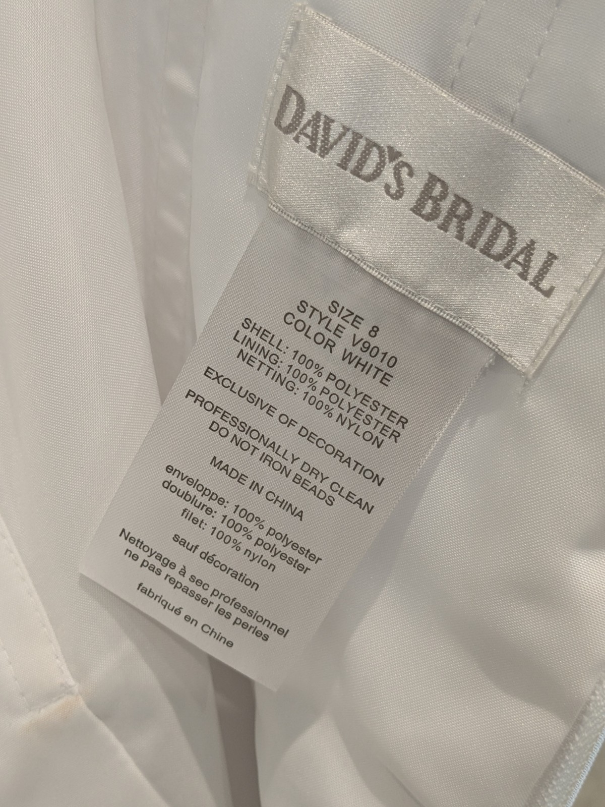 David’s Bridal Style V9010 Wedding Dress In Size 8