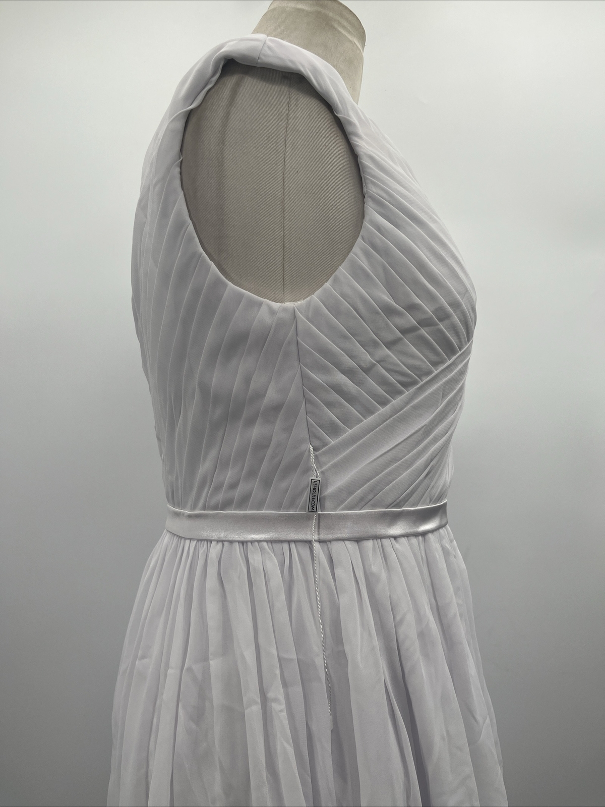 JJ’s House Women Back Zip V Neck Sleeveless V-Back White Wedding Dress Custom Sz