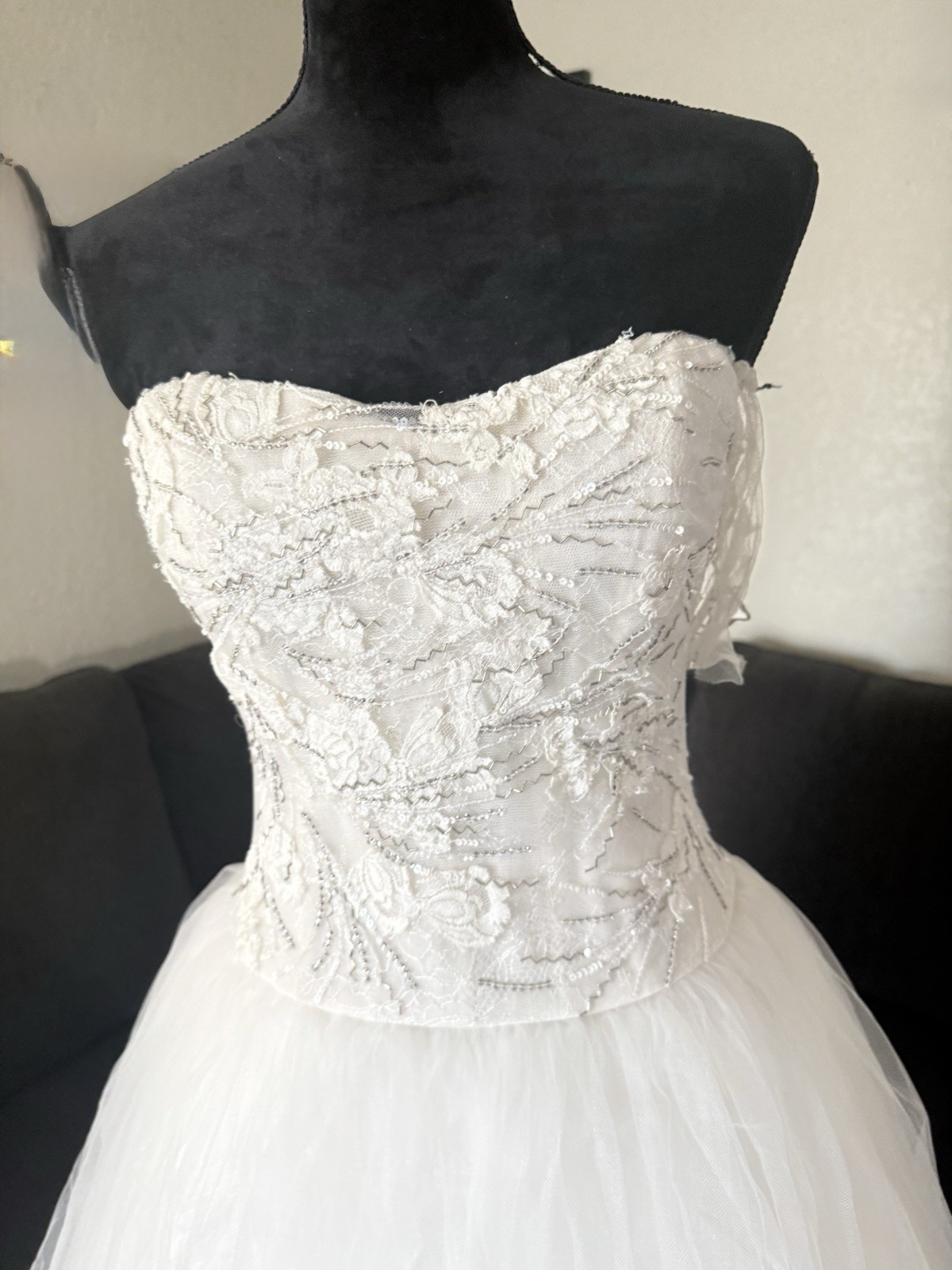 NEW GORGEOUS WHITE AMSALE LAYERED Blue Label ILLUSION STRAPS WEDDING GOWN Size 6