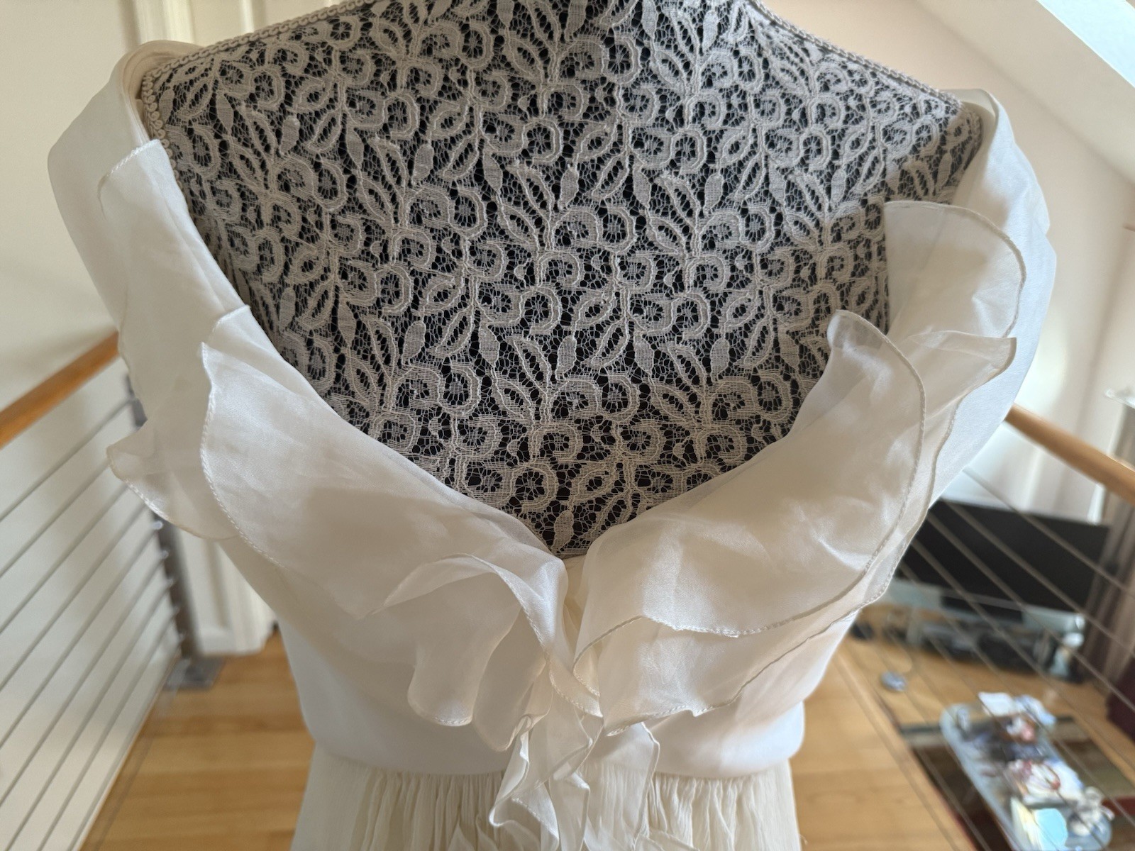 CAROLINA HERRERA 6 (10) Ivory Silk Chiffon OffShoulder Ruffled Wedding Dress NEW