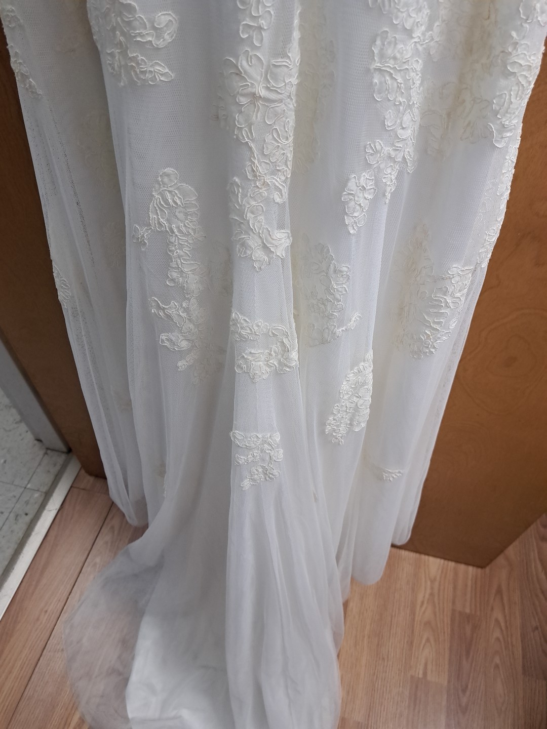 Davids Bridal Wedding Dress Galina Signature Sophisticated & Stylish, Petite 0P
