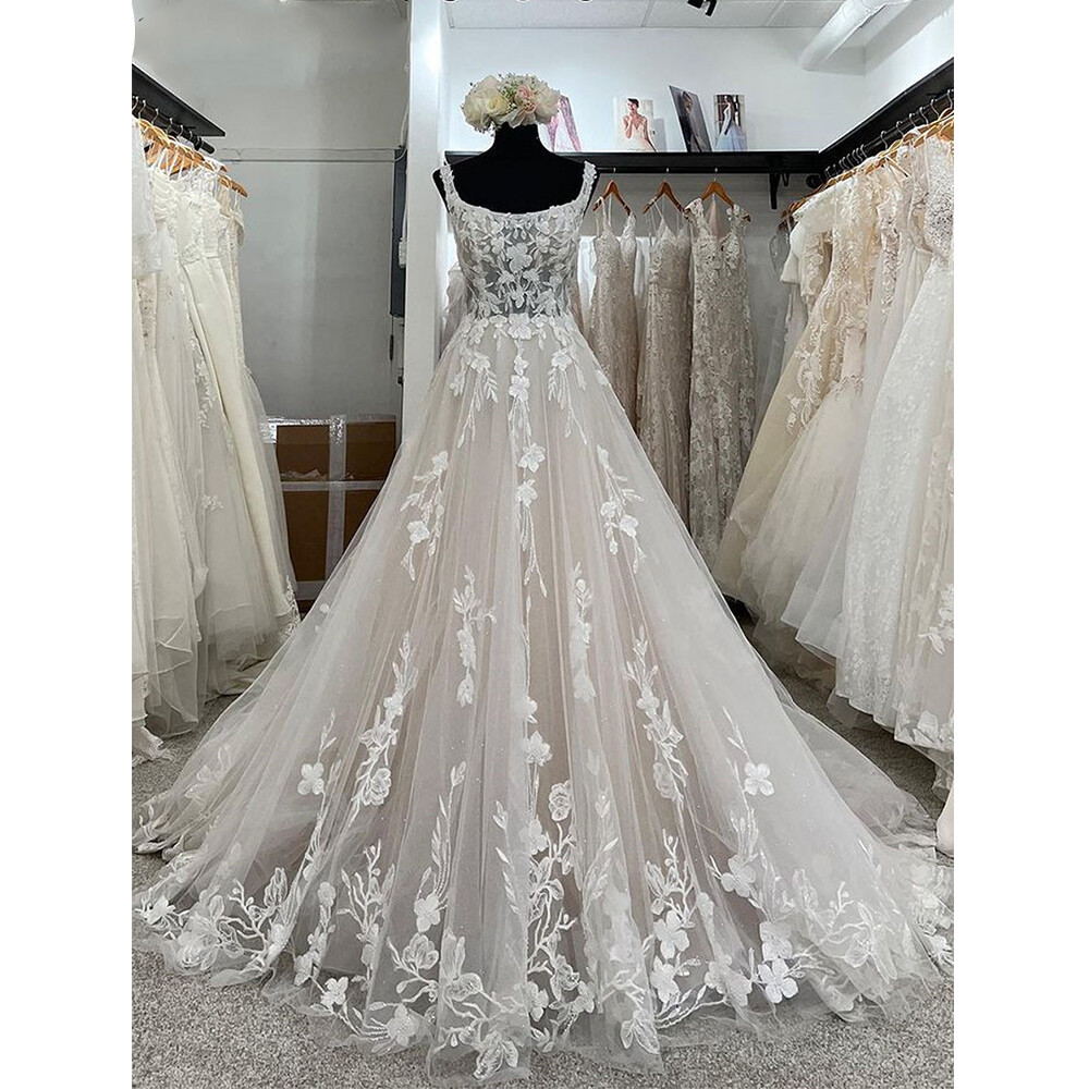 White Beach Wedding Dresses Square Neck Lace Sleeveless Bridal Gowns Sweep Train