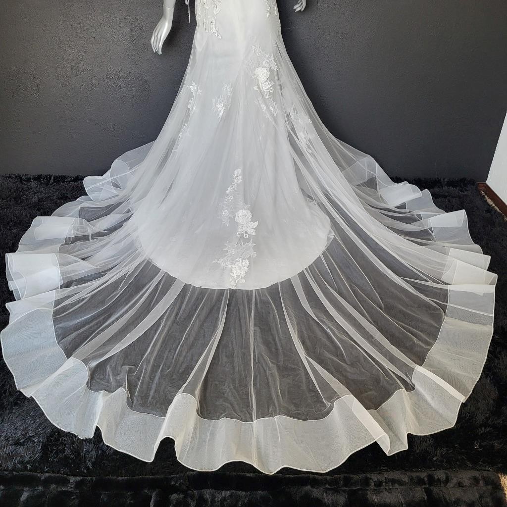 NWT~$1699~JOVANI~2/4~IVORY EMBELLISHED LACE FIT & FLARE WEDDING DRESS GOWN