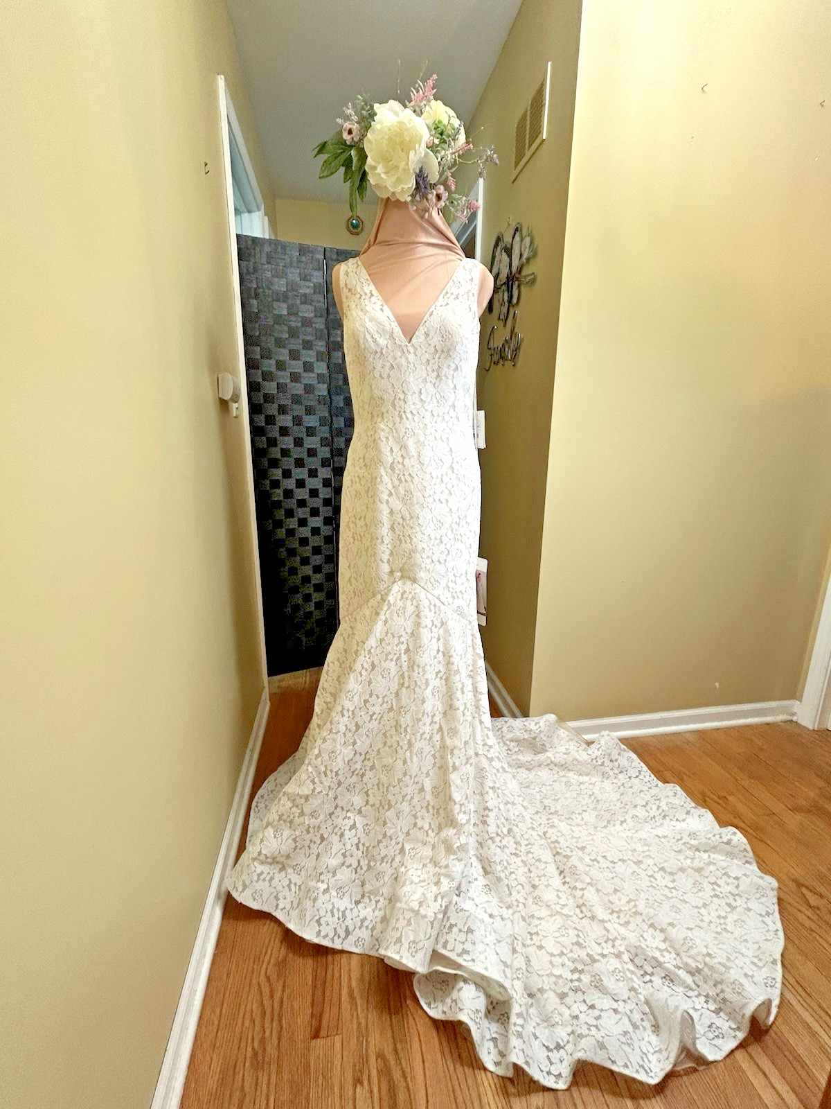 Pronovias Mosaico Wedding Dress Off White Size 12 US