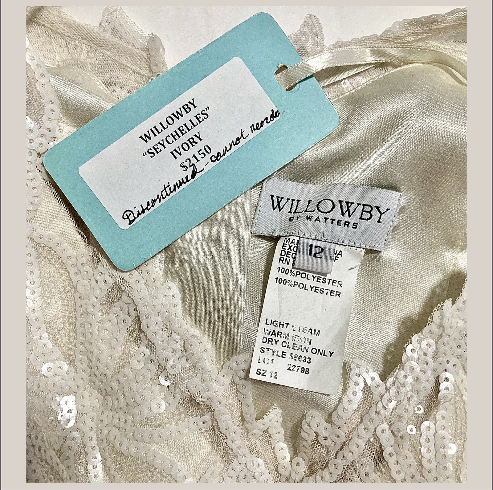 Willowby by Watters Fully Lace Pearl Button Seychelles Wedding Gown/Dress Size M