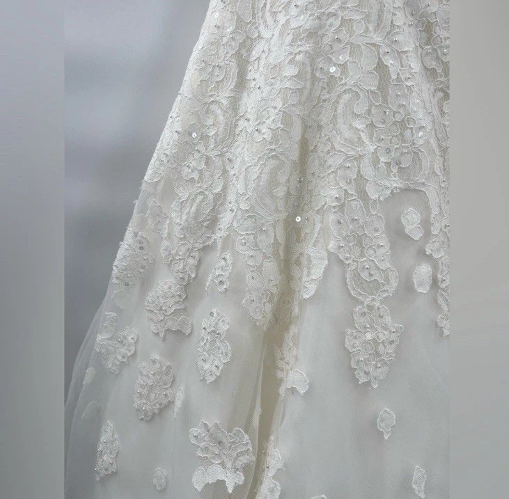 Oleg Cassini Ivory Cap Sleeve Illusion Neckline Ball Gown Silhouette Dress 8