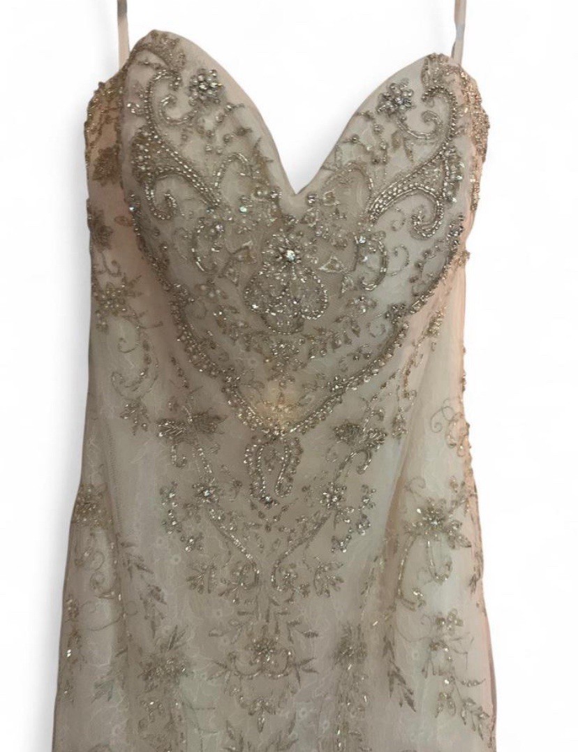 Casablanca Bridal Ivory Wedding Dress Size 10 Lace Beading Sweetheart Neckline