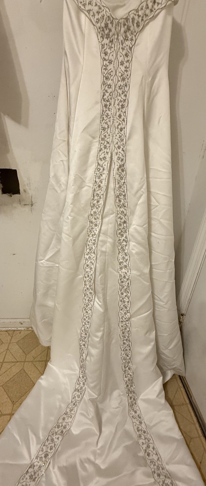 Casablanca Bridal Ivory Wedding Dress Size 10 Style Design 1661