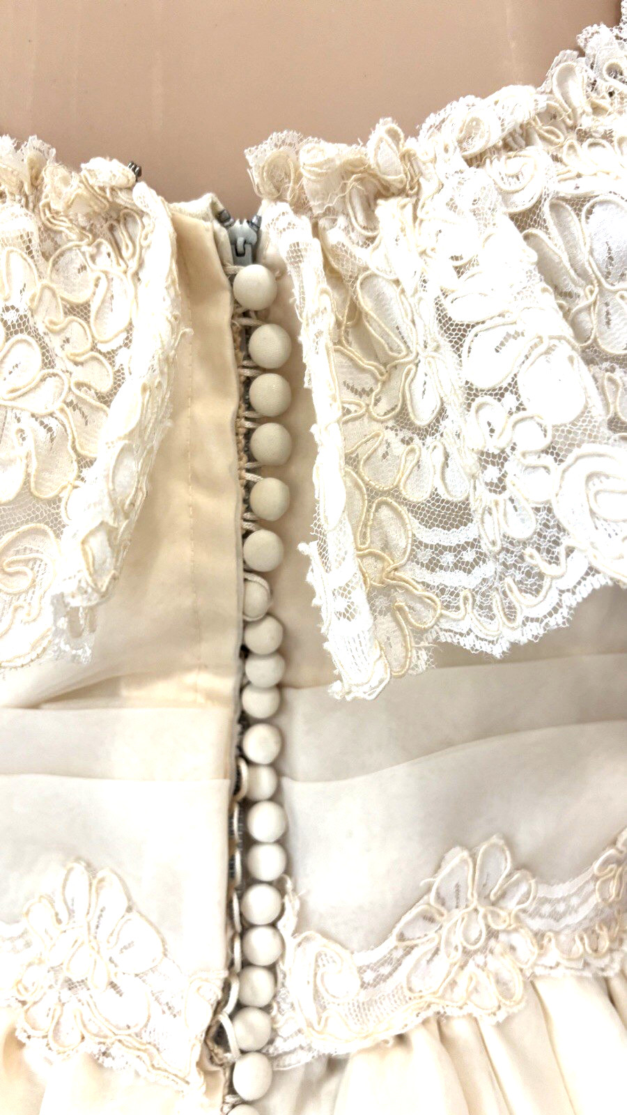 VTG 60s OffShoulder Ivory Wedding Gown Dress Lace Ruffle Romantic Fairytale XS/S