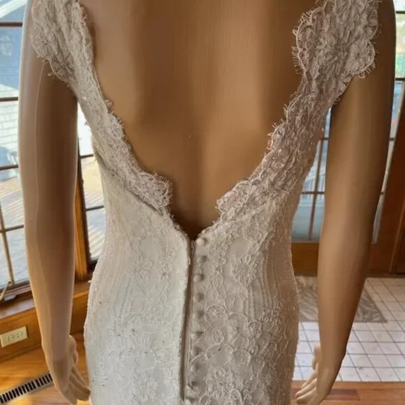 * Martina Liana Iv Lace Sleeveless Fit Flare Bridal Gown Wedding Dress Size 6 8