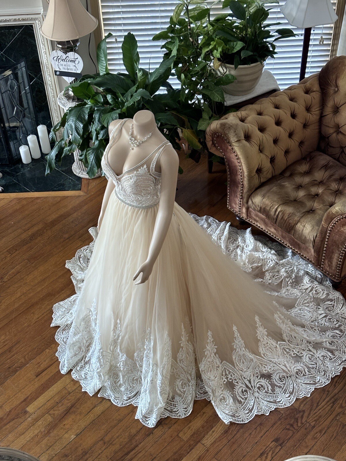 New ASHLEY &JUSTIN Bridal Gown Wedding Dress Size 8 Iv Nude 4702125