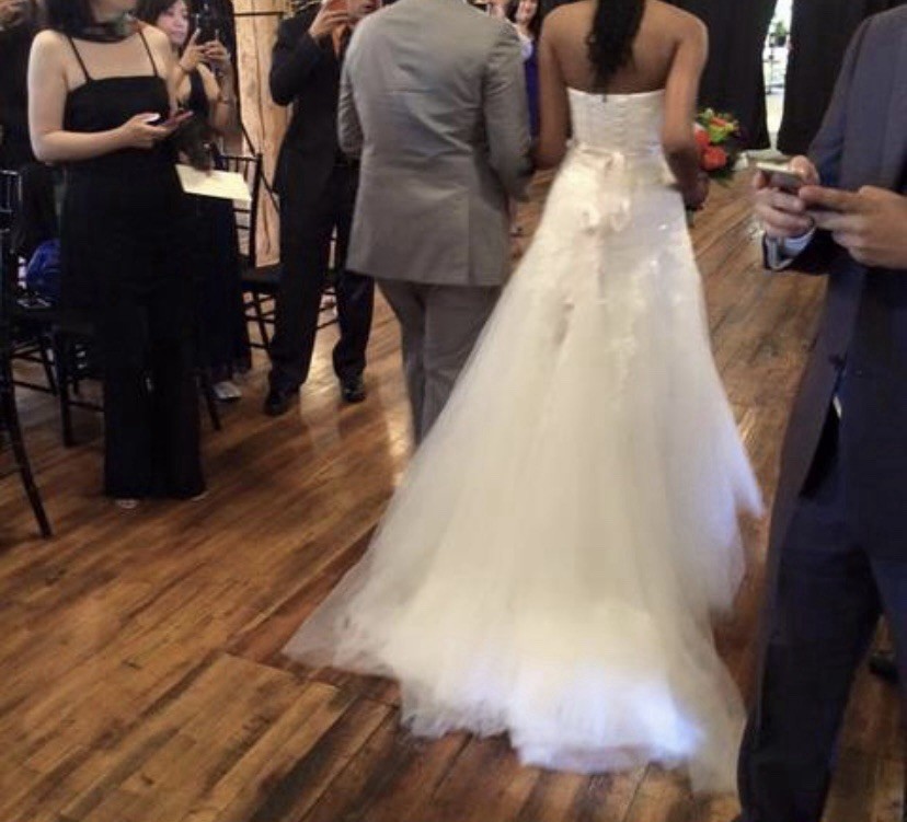 David’s Bridal Ivory Strapless Lace Tulle Ball Gown Wedding Dress Size 6 Buttons
