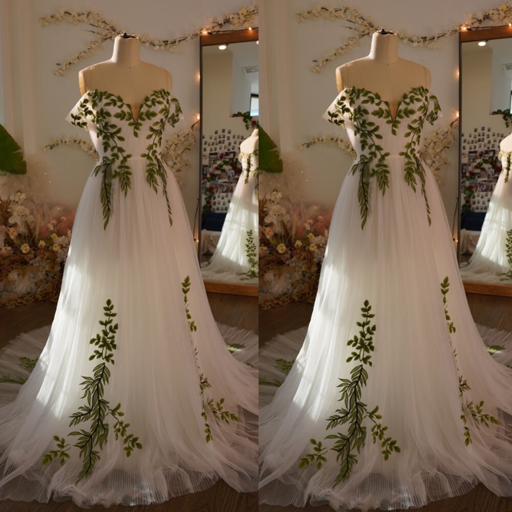 Vintage White Ivory Wedding Dresses with Green Leaves Off the Shoulder A Line