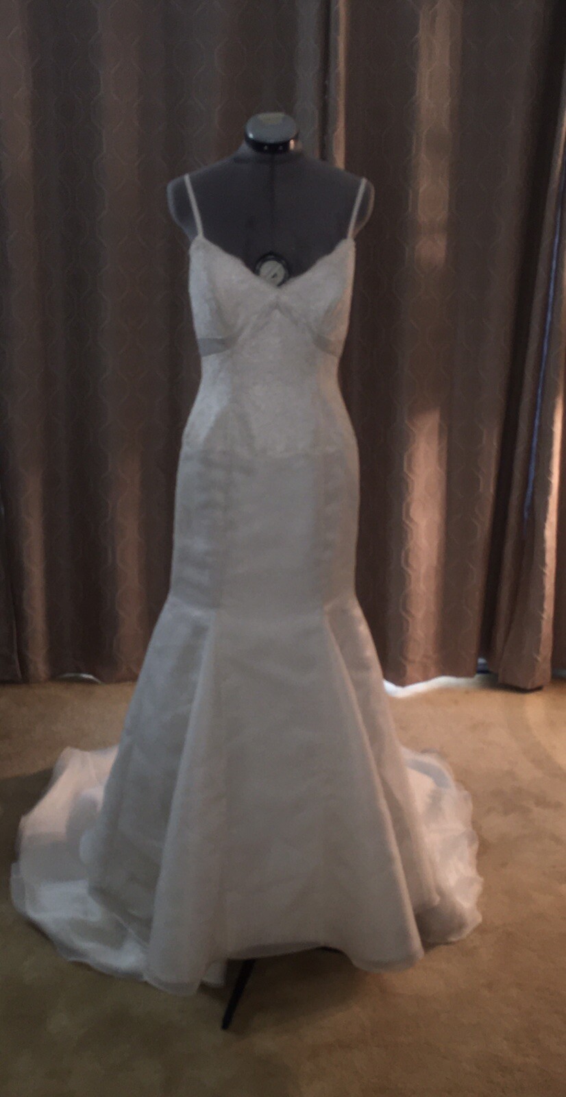 Stunning Bride 2 Be Wedding Dress #16639 Off White Mermaid Size 8 Sleeveless
