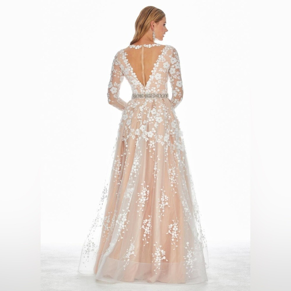 New NWT ASHLEY LAUREN COLLECTION 1396 white/nude bridal wedding DRESS size 4