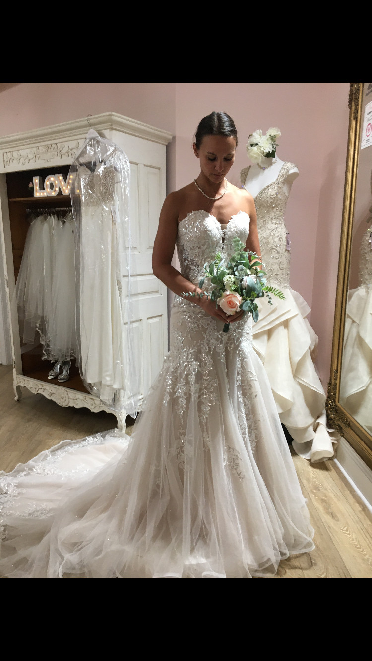 Beautiful Essence of Australia wedding dress Style D2615
