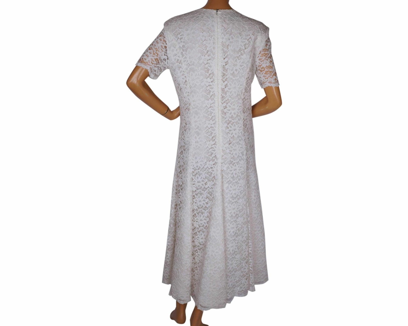 1980s Lace Wedding Gown – Size 12 UK