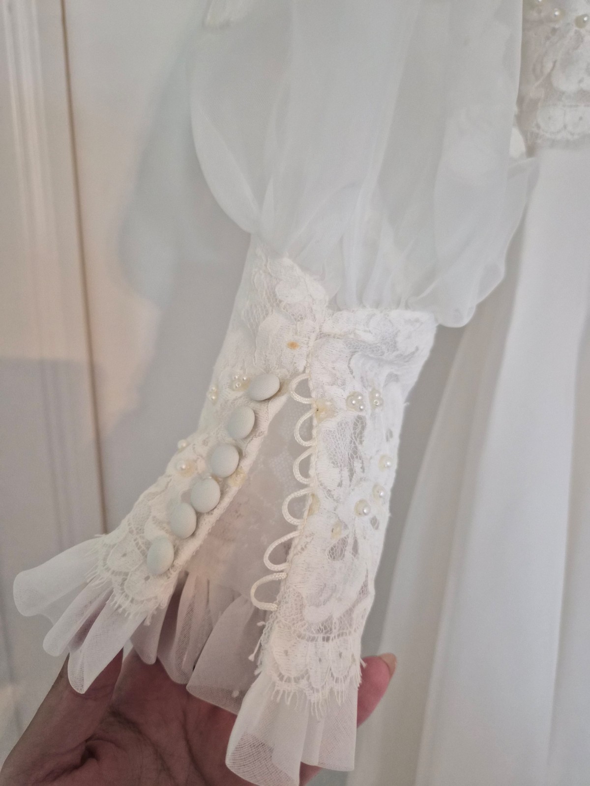 Vintage Unbranded Size 6 Wedding Dress Long Sleeve Lace Sweetheart Neckline