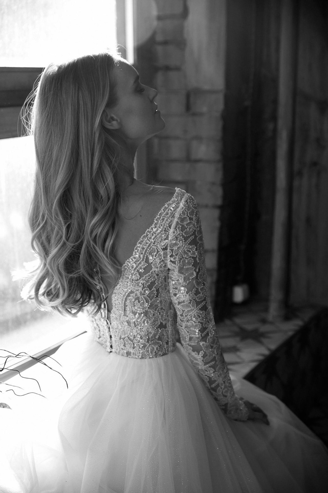 New Ivory Skin Glitter Wedding Dress Bridal Gown Long Sleeve Beaded Buttons A-Line