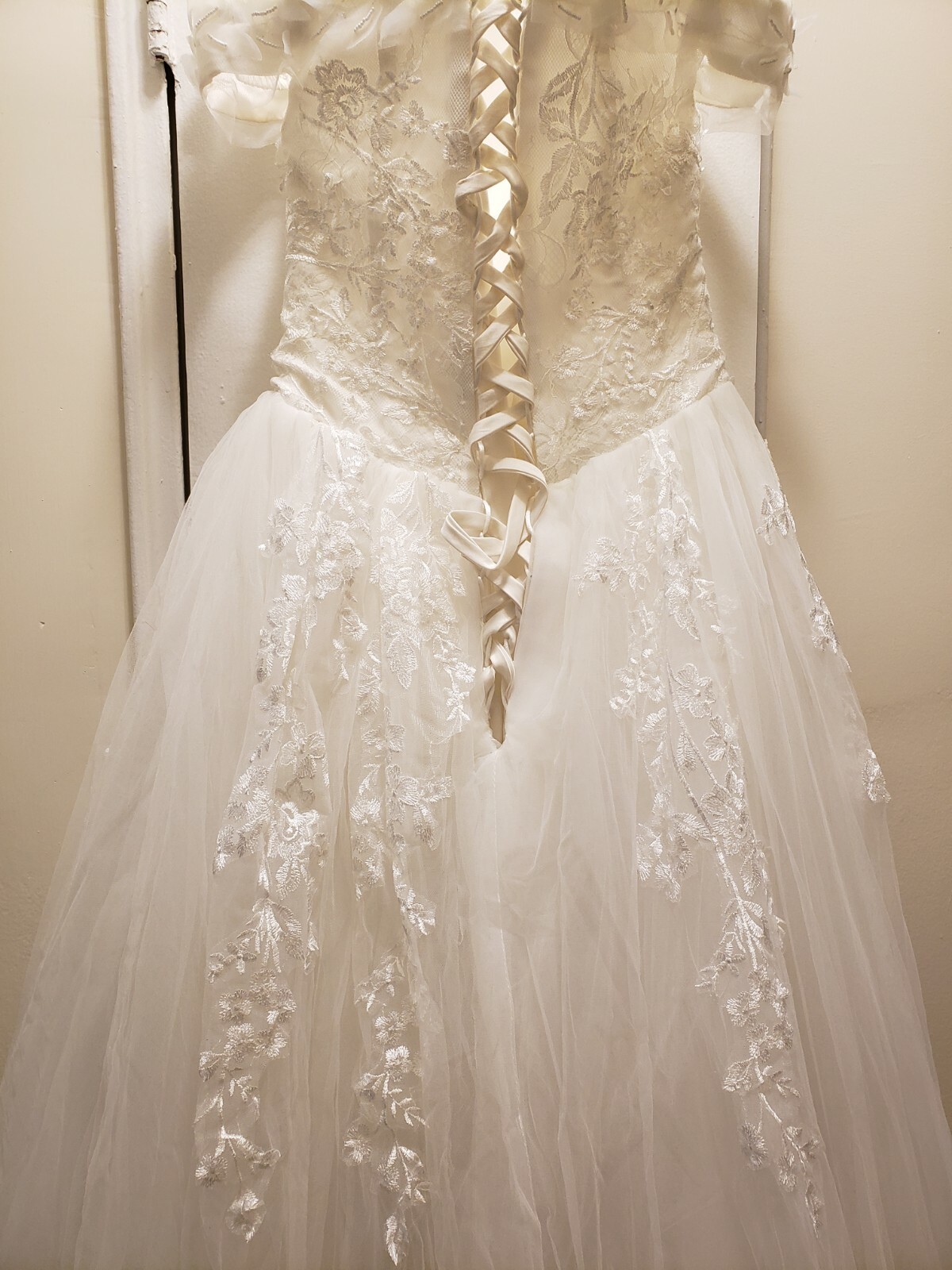 Wedding Dress A-Line Bridal Lace Adjustable Embroidered Ribbon Corset Ivory