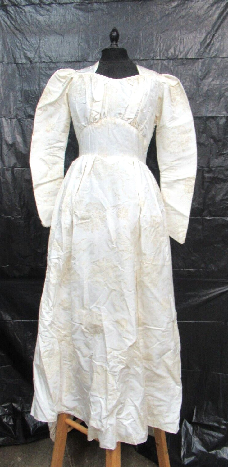 Vintage Wedding Dress Button Back with Train