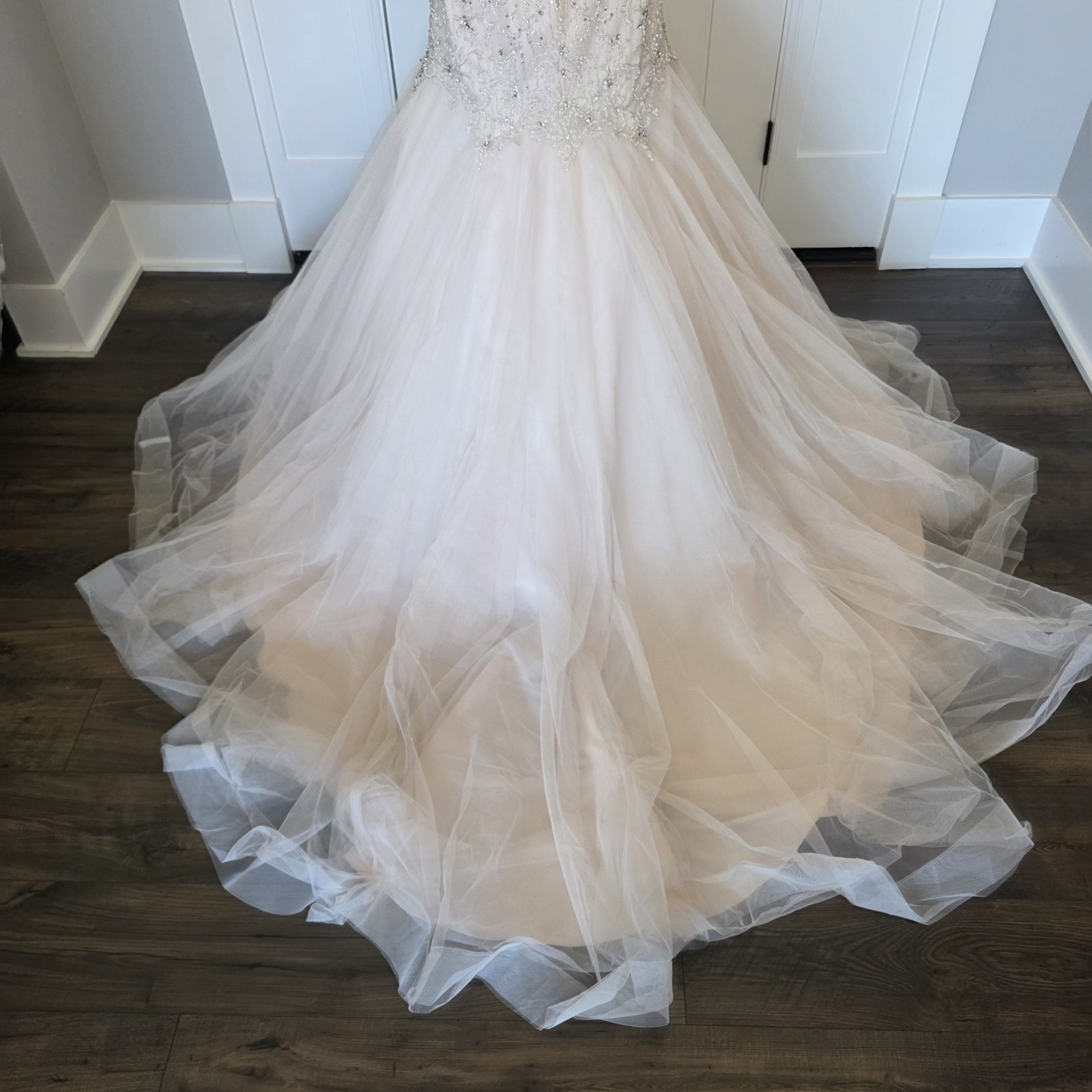 Essense of Australia Sample Wedding Dress D2195 Mermaid Sweetheart Beaded 14