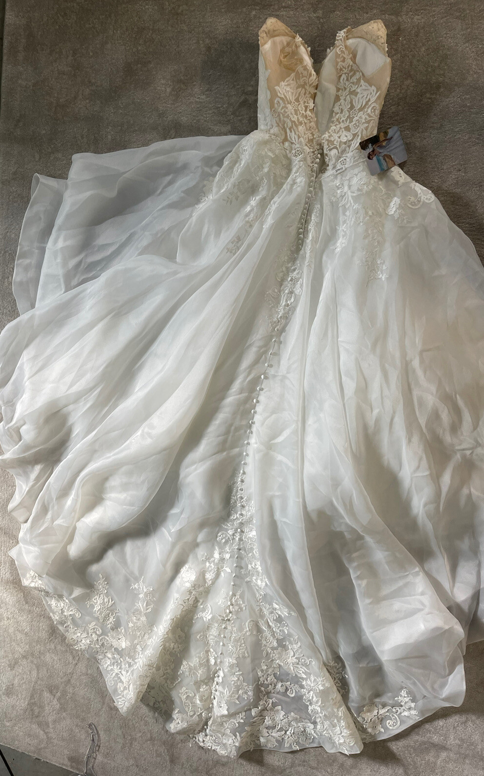 Dream Wedding Dress Ivana | DR2256 Lace, Organza, buttons along train, pockets