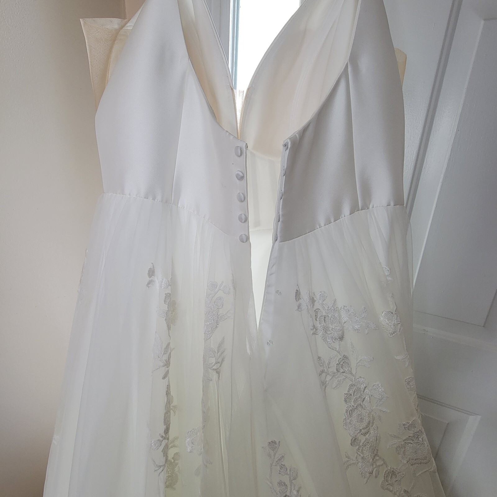 NWT Essense Of Australia Ivory Porcelain Gorgeous Stunning Wedding Gown, Sz 24
