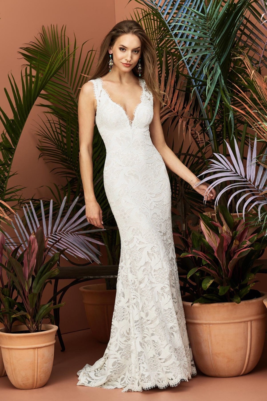 New wedding dress Wtoo by Watters. size 2/4. FitnFlare. *Never Been Worn*