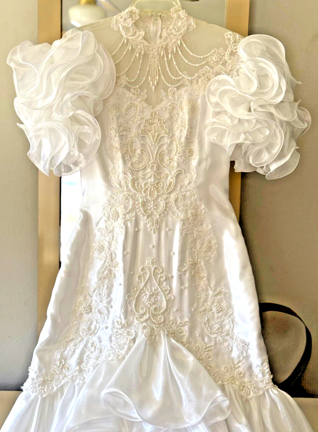 MEDIUM BEADED LACE WEDDING DRESS-LONGER THAN FLOOR LENGTH-BRAND NEW-LQQK!