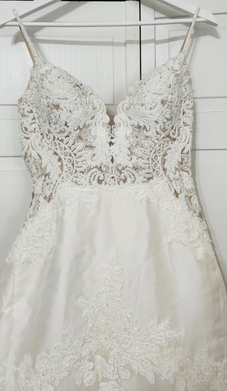 MARTINA LIANA Ivory Lace Beaded Wedding Dress Silk Lined Bridal Gown+2 Veils