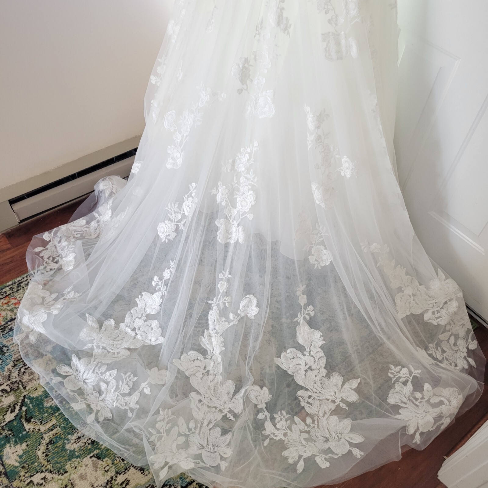 NWT Essense Of Australia Ivory Porcelain Gorgeous Stunning Wedding Gown, Sz 24