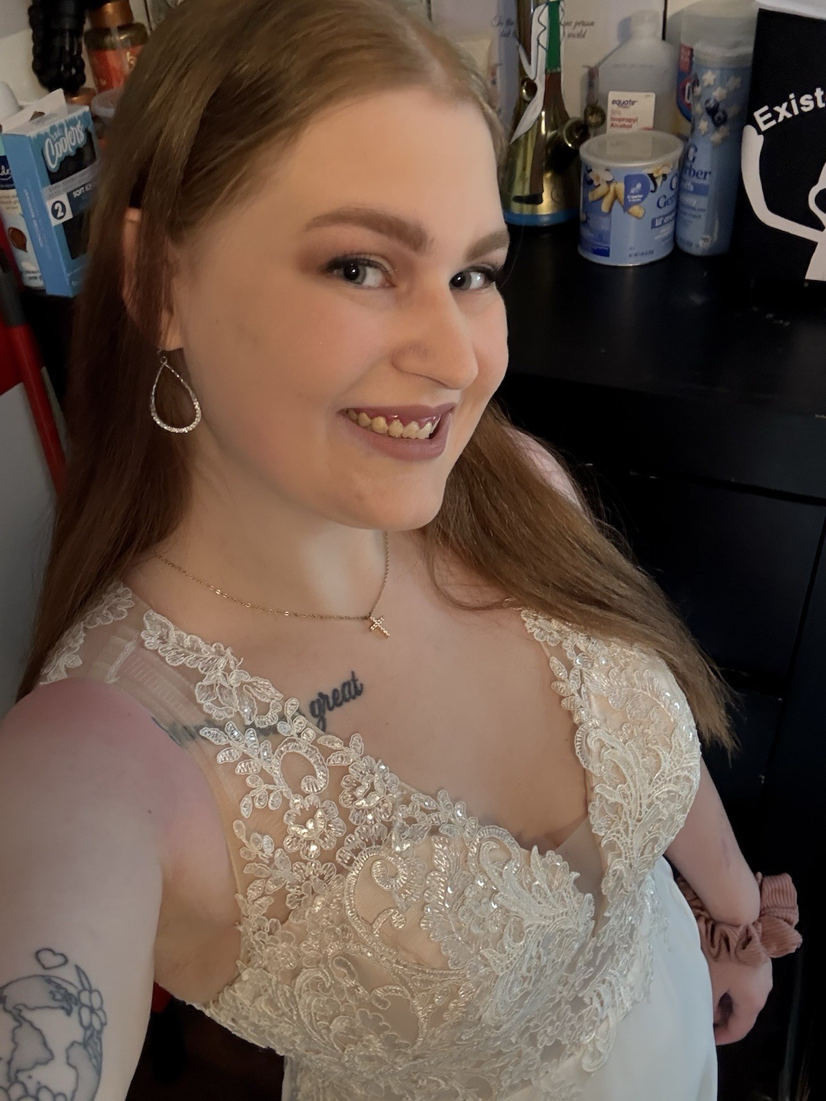 JJ’s House White Lace V-Neck Sleeveless A-Line Full-Length Wedding Dress size 12