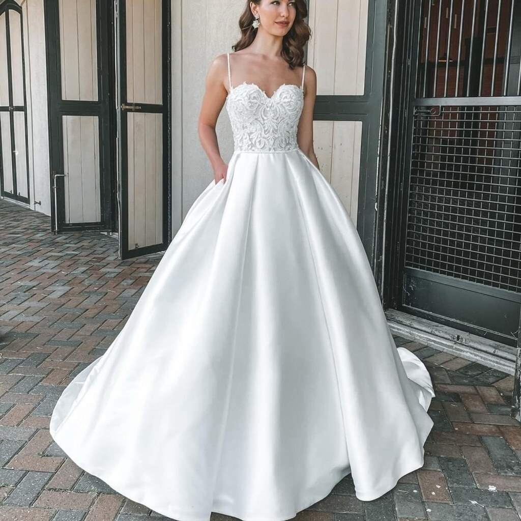 Essense of Australia Size 14 Off White Elegant Ballgown Romantic Wedding Dress