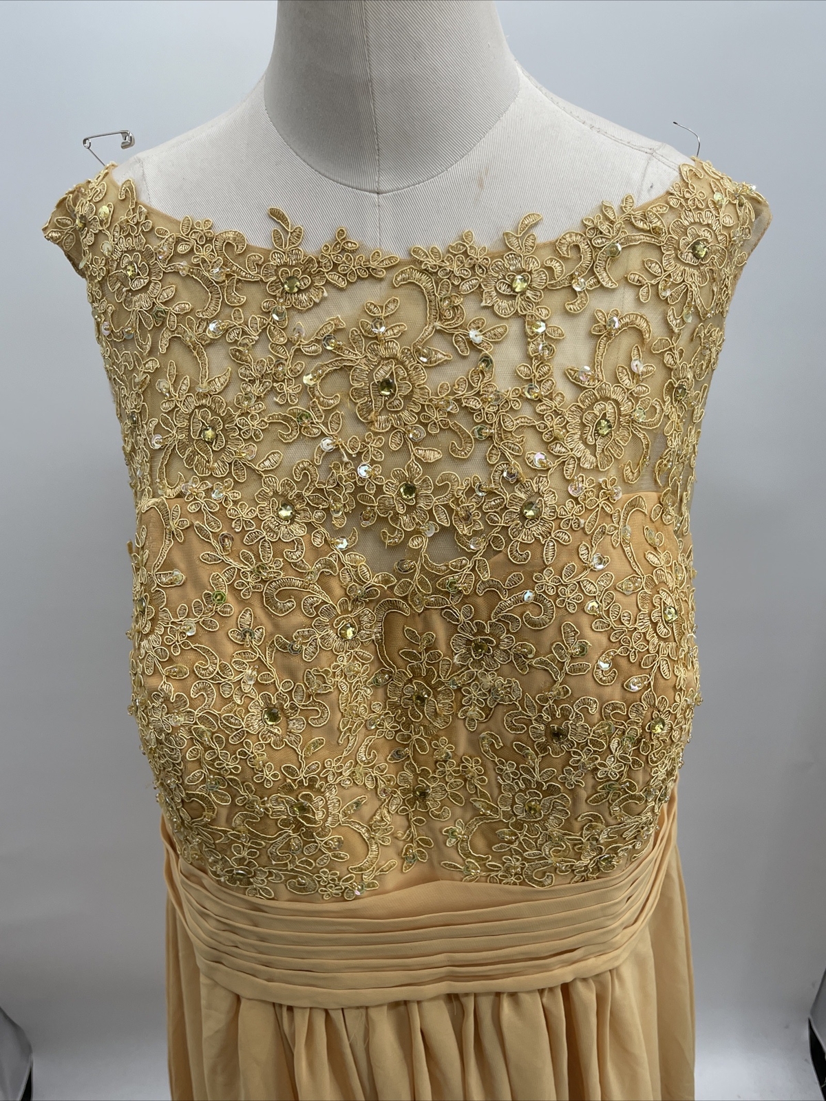 Women’s Wedding Embroidery Mustard Scoop Neck Sleeveless Satin Lace Gown Size 12