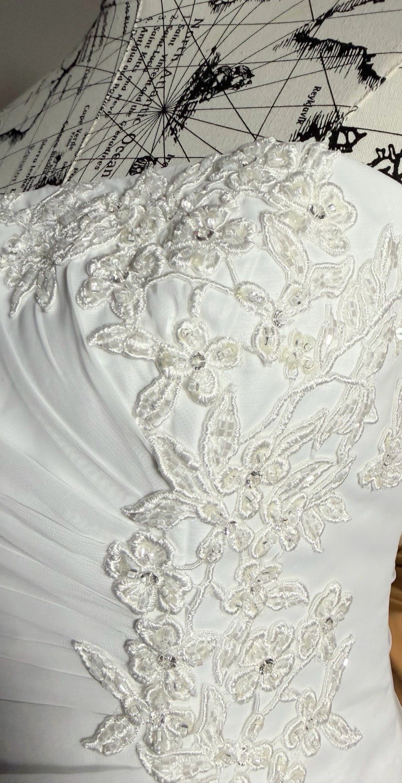 David’s Bridal V9409 White Size 6 Chiffon A-line Wedding Dress W/ Side Draping