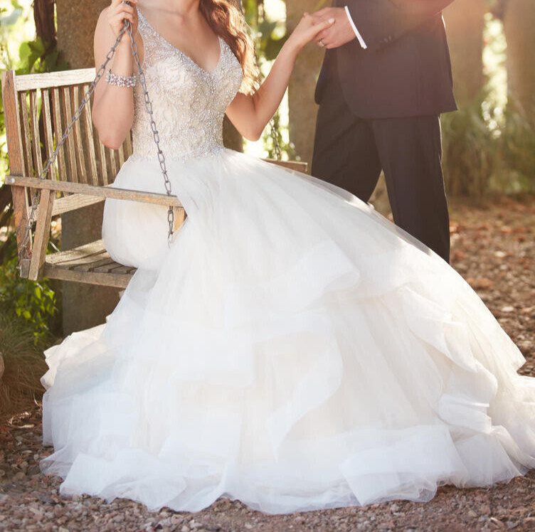 Essense of Australia D2259 Wedding Dress 10 Ivory Beaded Ball Gown Tulle Skirt