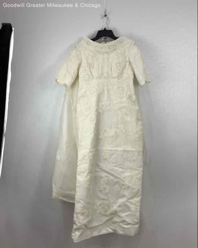Unbranded Ivory Floral Lace Wedding Dress Detachable Train Veil Size 12