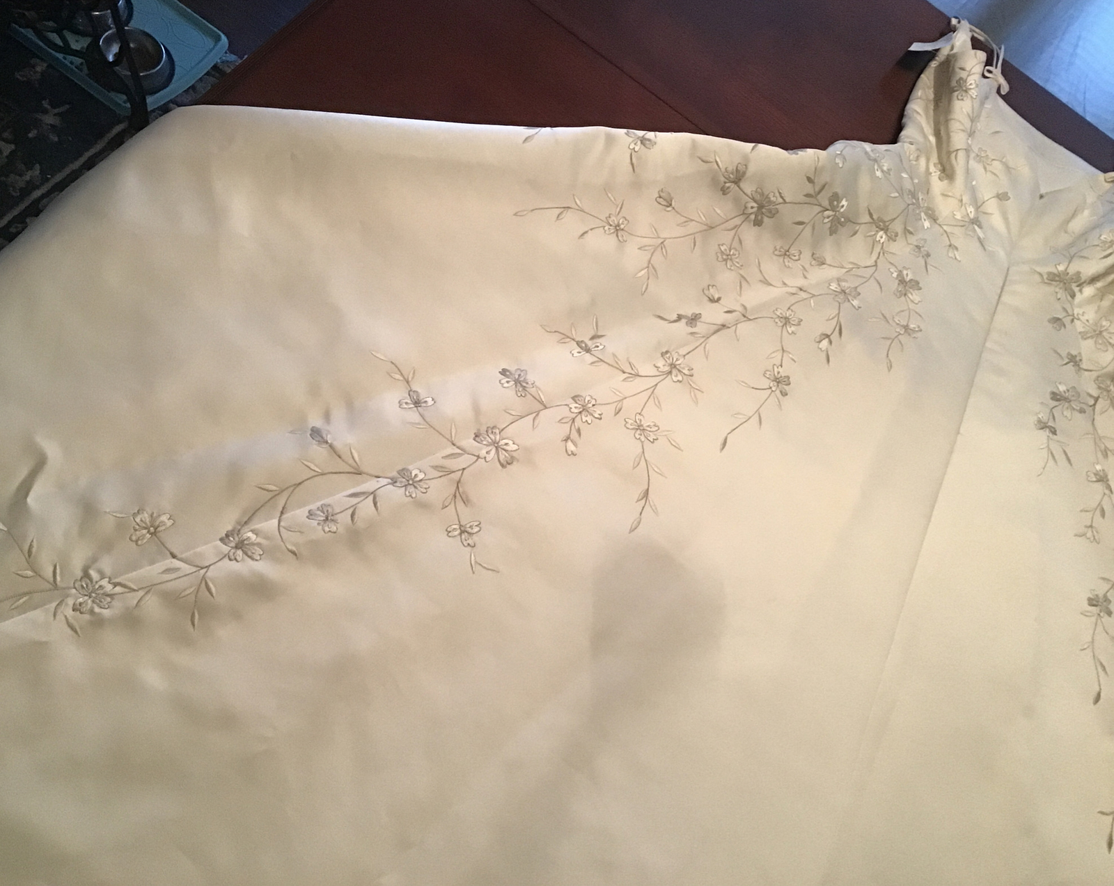 Wedding Elegant Bridal Gown St.Patrick Embroidered Flowers Front & Back & Train