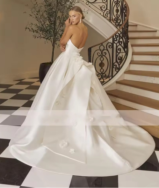 V-Neck Sleeveless Satin A-Line Bride Dress Backless Zipper With Buttons Wedding