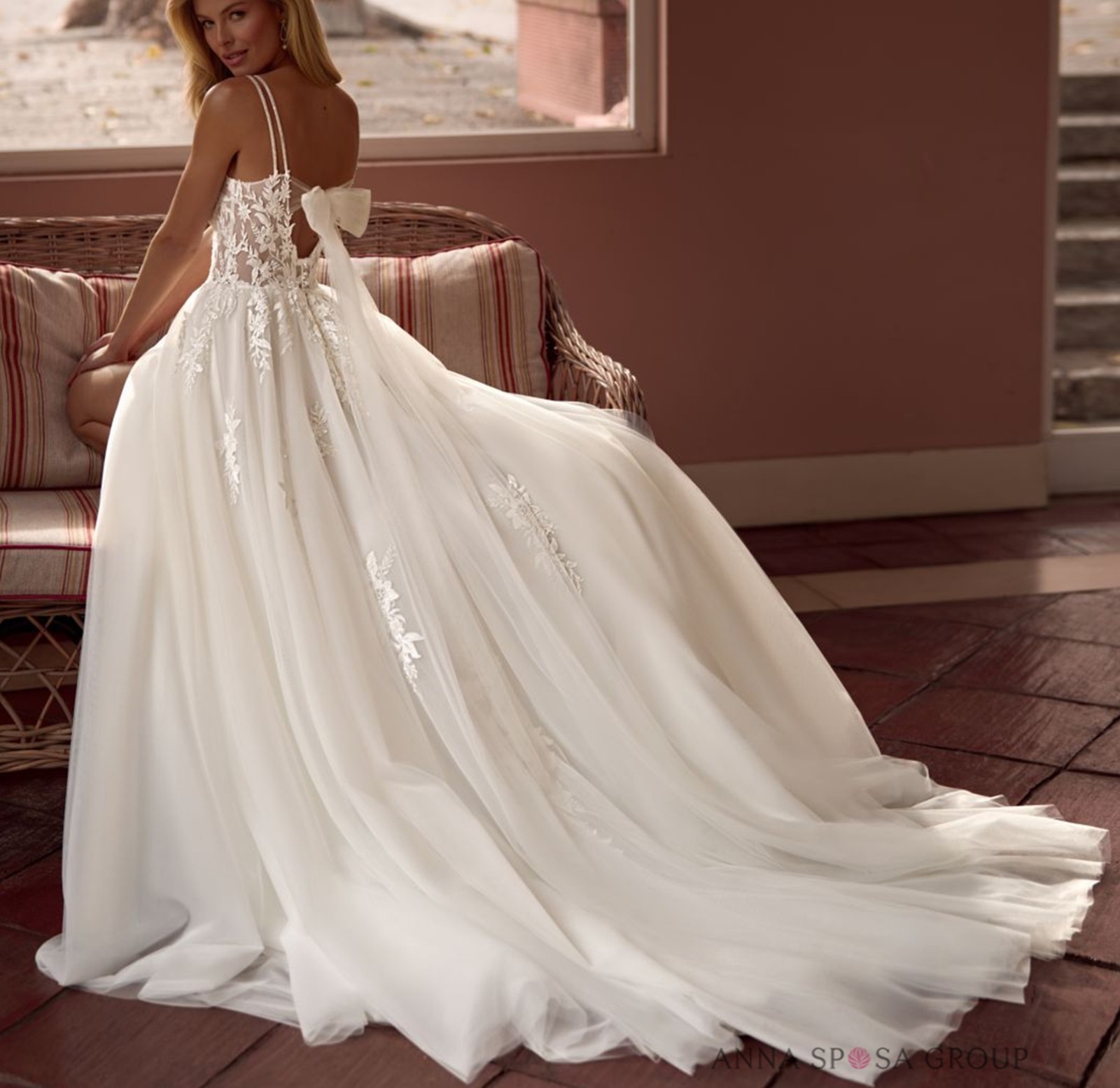 Beaded Embroidery Lace Wedding Dress Wedding Dress 32-60 Strappy Ivory Slit