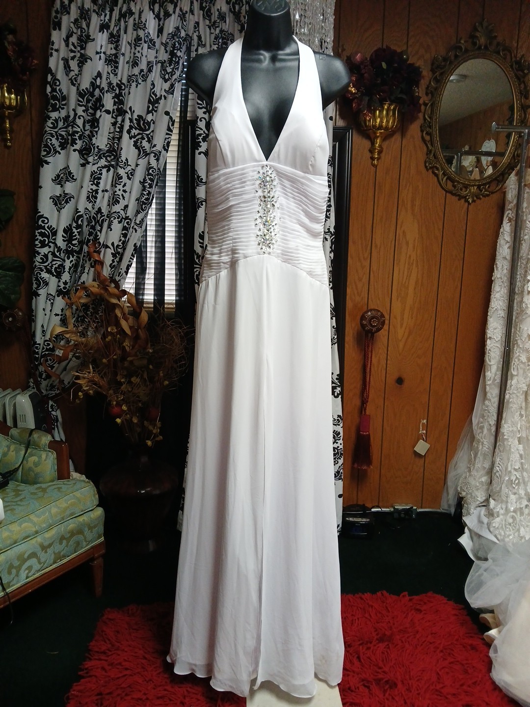 White Chiffon And Satin Wedding Dress Halter Neck Size 12
