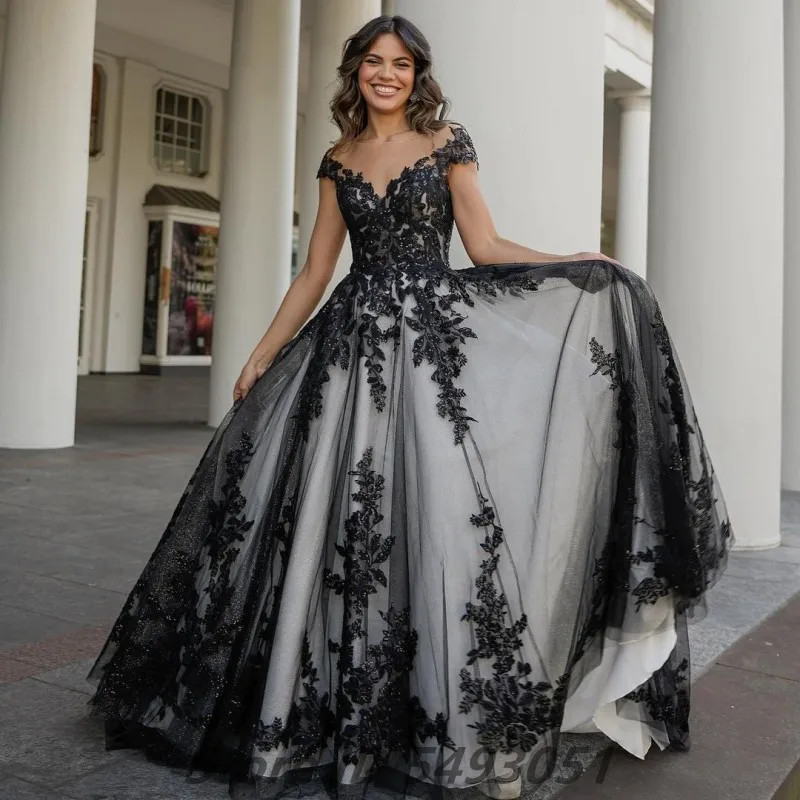 Gothic Black White Wedding Dresses V-Neck Cap Sleeves Lace Applique Bridal Gowns