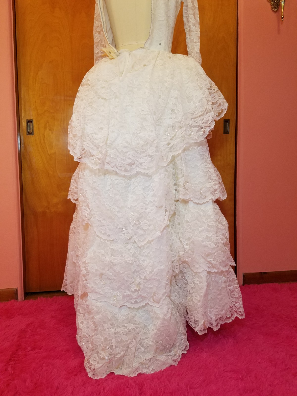 1950s/1960s Tiered Ruffle Lace Vintage Romantic White Wedding Dress XXS / XS