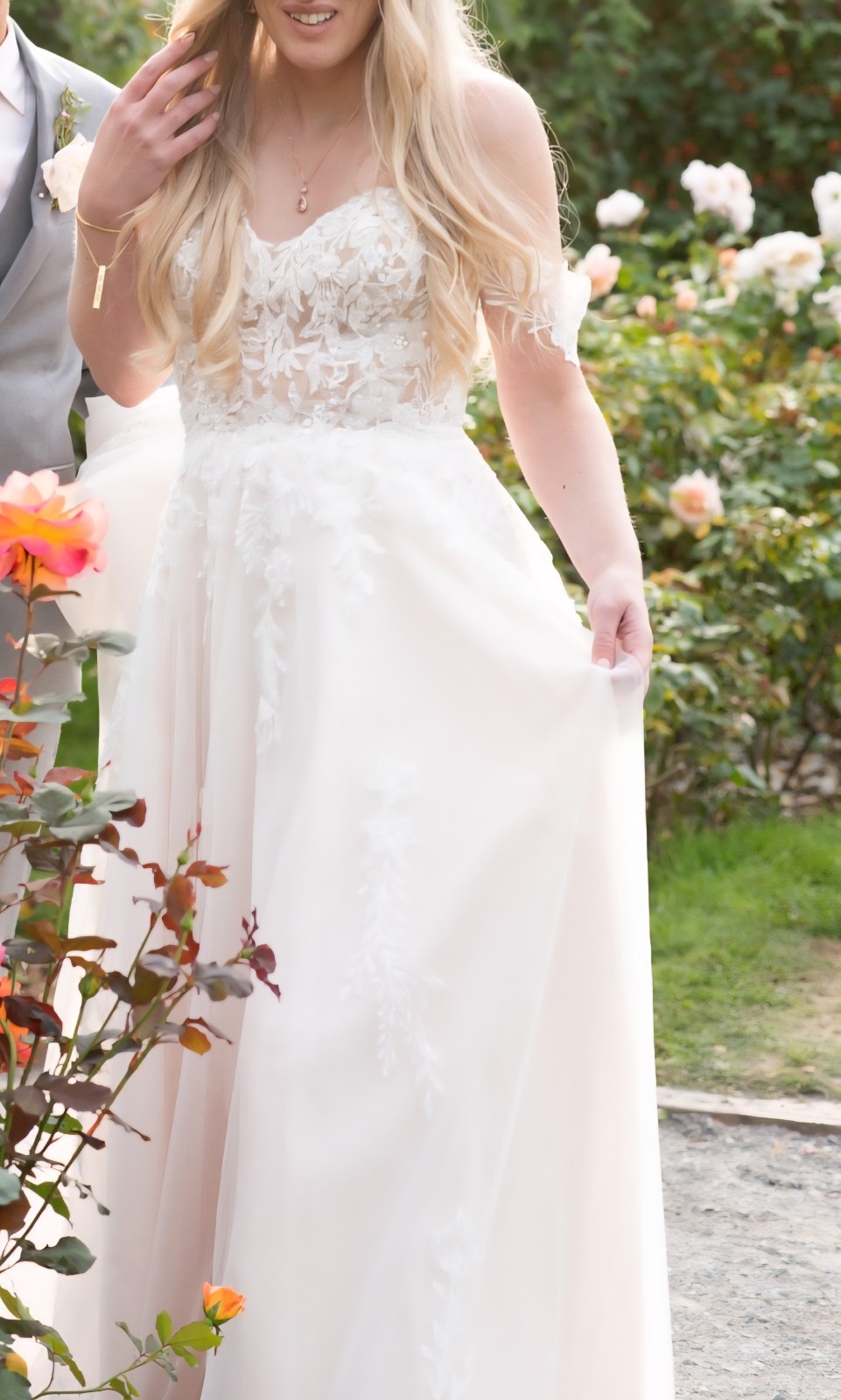 Wedding Dress Size 8 Champagne/Blush/Ivory/Nude Pre-owned Professionally Cleaned