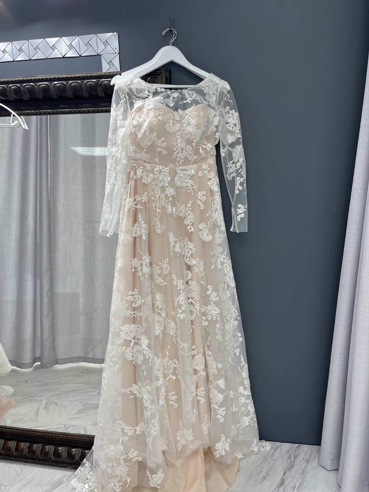 Boho wedding dress nude ivory floral lace long sleeves size Medium